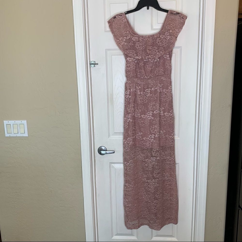 Love Reign Lace Maxi Dress Dusty Rose Color Side Slit Size Medium